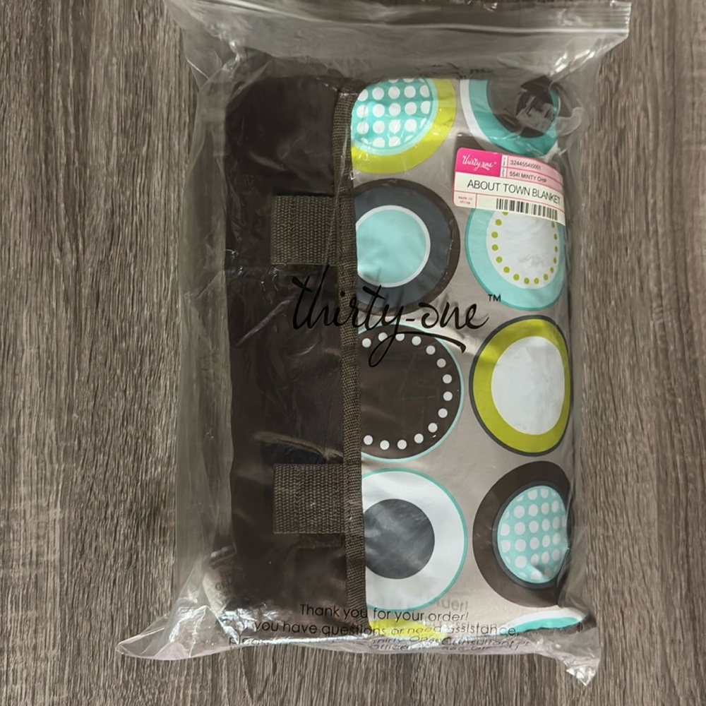 Thirty-one about town blanket minty chip